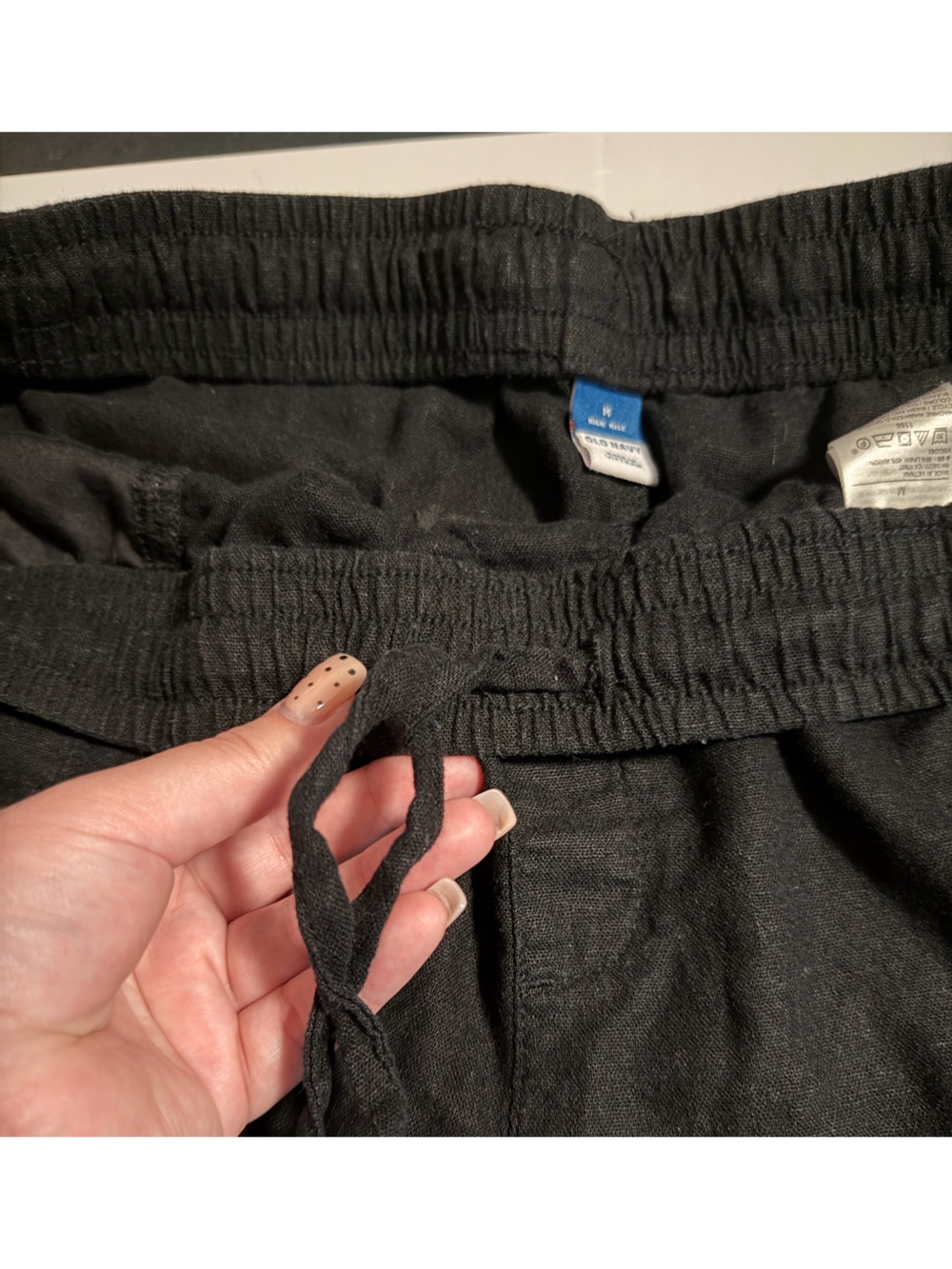 Old Navy Black Drawstring Casual Shorts - Picture 3 of 6